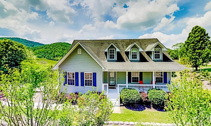 Weaverville Casa | Storybook Escape