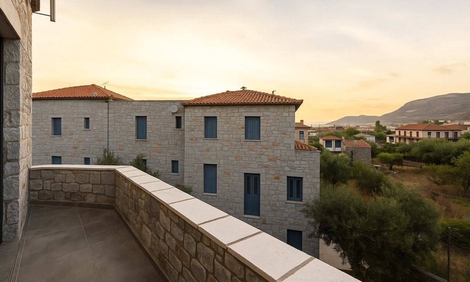Lefktron Apartamento | Stoupa Stone Built Home, A breath Away to the Sea