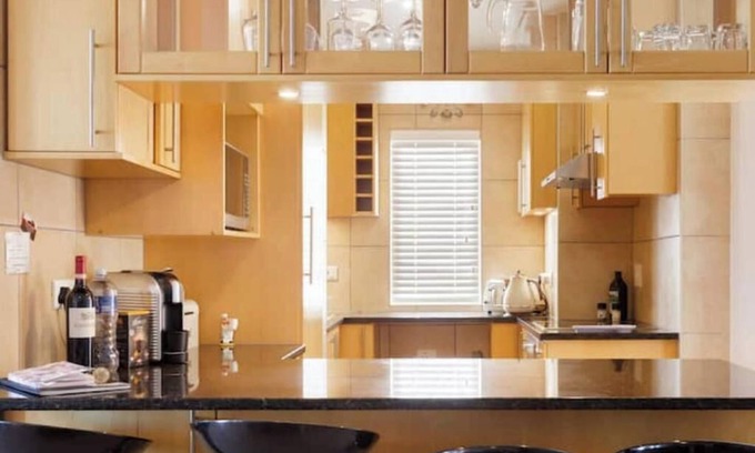 Strand Apartamento | Strand Beachfront Home with Panoramic Ocean Views