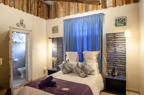 Strand Apartamento | Strand Family studio en-suite 6 sleeper Kitchenette Helderberg CT