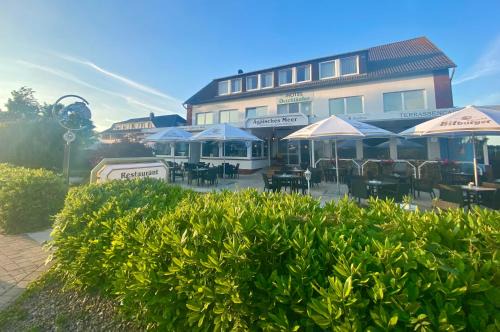 Tossens Hotel | Strand Hotel Nordsee, Hotel Deichläufer