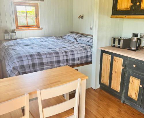 Snitterfield Cabina | Stratford Bespoke Shepherd Hut