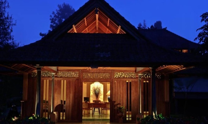 Batunya Hotel | Strawberry Hill Hotel & Restaurant
