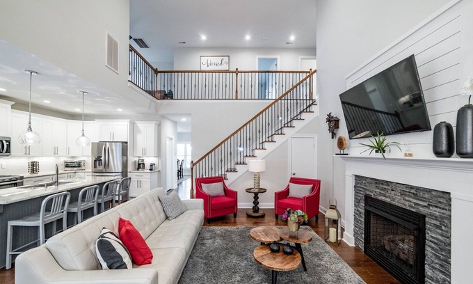 Forest Casa | Stress-Free Stay in a Modern Open Home!
