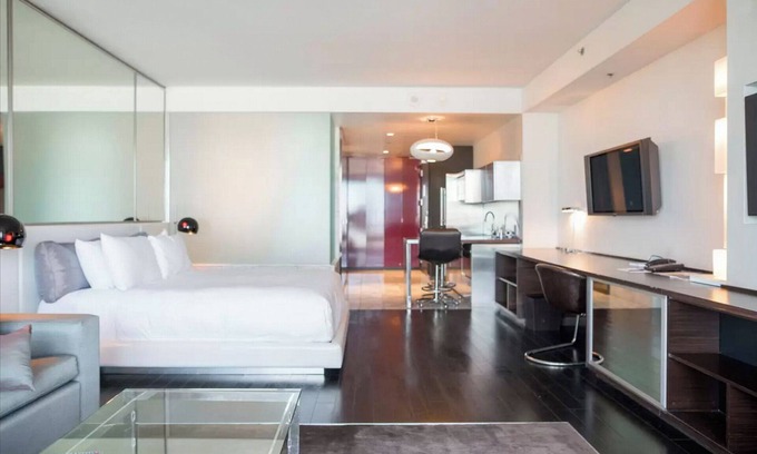 Las Vegas Hotel | Strip Ver Modern Luxury Condo