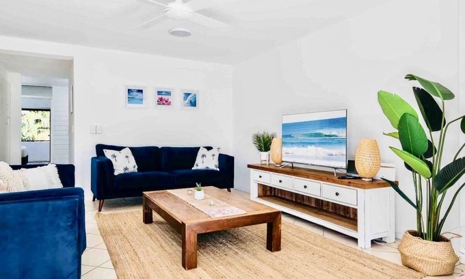 Noosa Heads Apartamento | Stroll to Noosa Main Beach and Hastings St. Child and pet friendly.