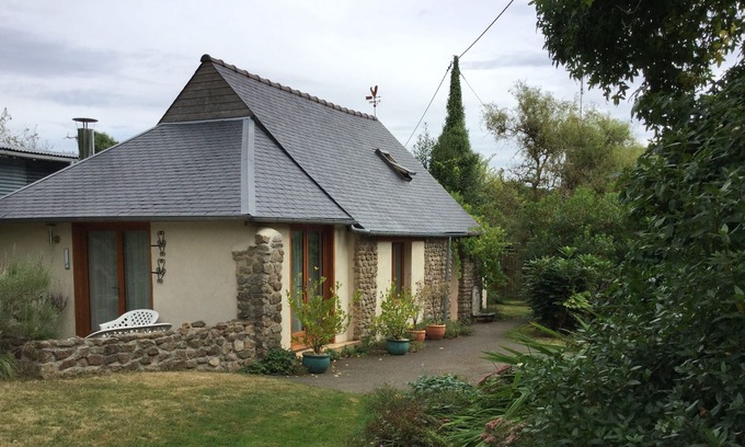 Saint-Berthevin-la-Tanniere Cabaña | Impresionante, casa rural privada en la hermosa zona rural