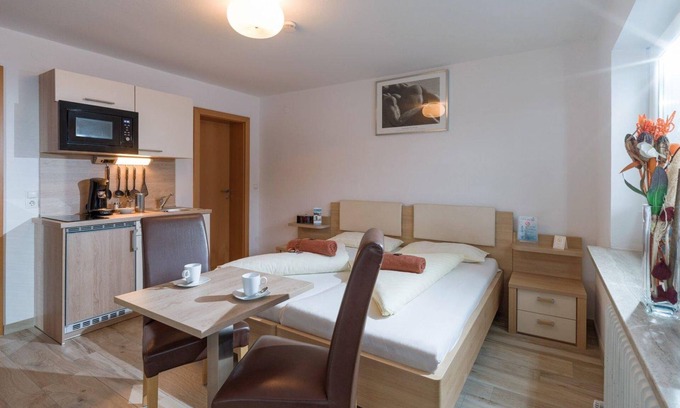 Scheffau am Wilden Kaiser Cabaña | Studio-appartement mit Küche und Eigenem Bad ÜF - Haus Romeo - Alpine Gay Resort