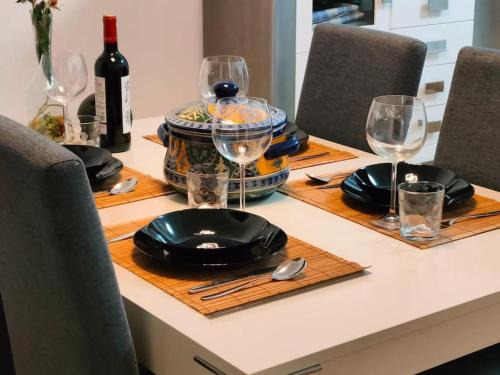 Haro Apartamento | Studio 14 + garaje incluido. Nuevo, elegante, acogedor.