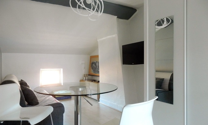 Moliere - Edgard Quinet Apartamento | Estudio 2 estrellas - Perla rara de los Berges du Rhone - Último piso / Ascensor
