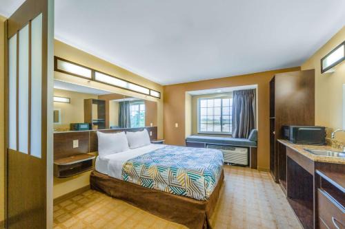 Breaux Bridge Hotel | Studio 6 Suites Breaux Bridge, LA