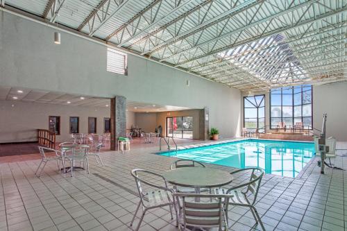 Butte Hotel | Studio 6 Suites Butte MT I-90 I-15