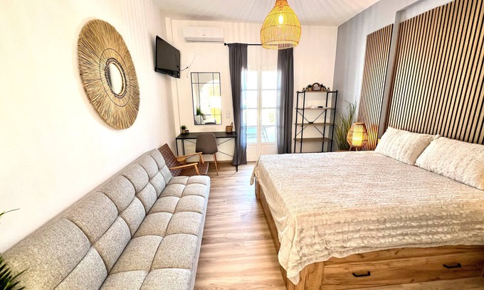 Paros Apartamento | Studio 'Aeolian Blu 7' with Sea View, Wi-Fi and Air Conditioning
