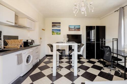 Plaine de la Brague Apartamento | Studio Antibes - 5min des plages - Parking gratuit - Climatisation