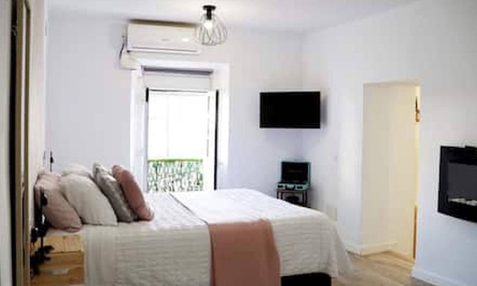 Alcala de los Gazules Apartamento | Studio Apartment 'Amores Loft Rural' with Wi-Fi and Air Conditioning