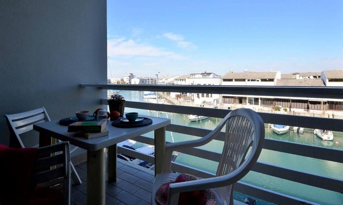 Lignano Sabbiadoro Apartamento | Apartamento estudio cerca del mar en Lignano