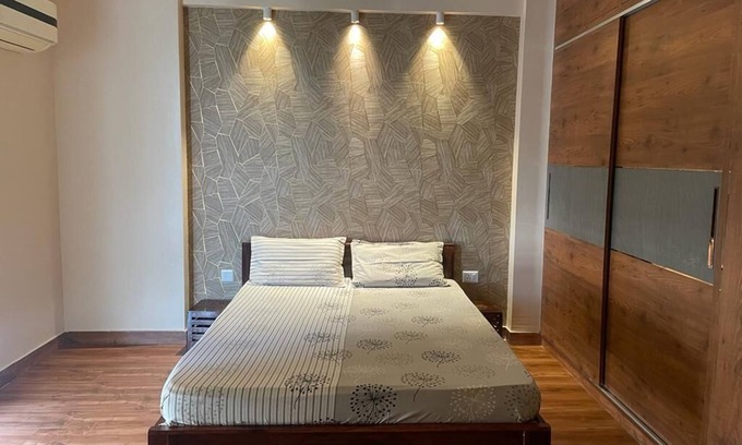 Gomti Nagar Apartamento | Studio Apart at DLF MyPad in Vibhuti Khand Gomtinagar