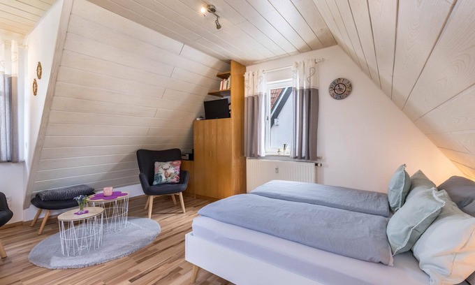 Albstadt Apartamento | Apartamento estudio 'Allerliebst' con vistas a la montaña, terraza privada y Wi-Fi