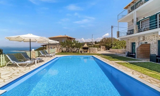 Lefkada Apartamento | Apartamento estudio "Deluxe 1" con vistas al mar, piscina compartida y Wi-Fi