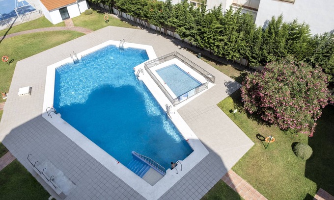 Torre del Mar Apartamento | Apartamento estudio 'Torre Del Mar' con vistas al mar, Wi-Fi y aire acondicionado.