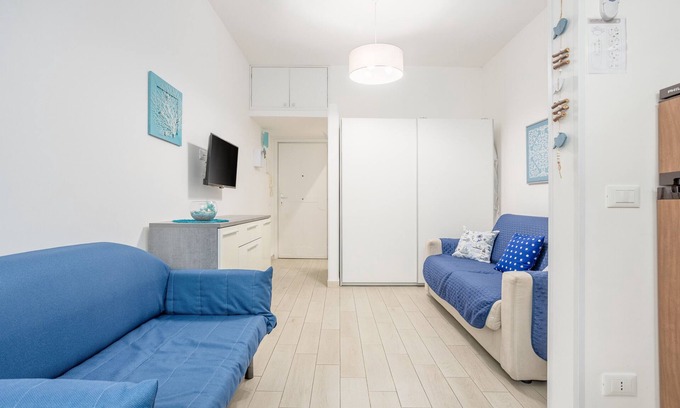 Mondello Apartamento | Apartamento estudio 'Flat Blu Palermo Mondello' con piscina compartida, terraza y aire acondicionado
