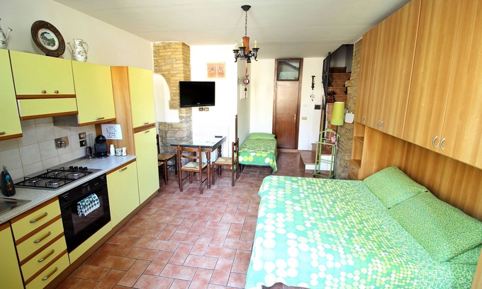 Assisi Apartamento | Studio apartment in Assisi The Roman Amphitheater