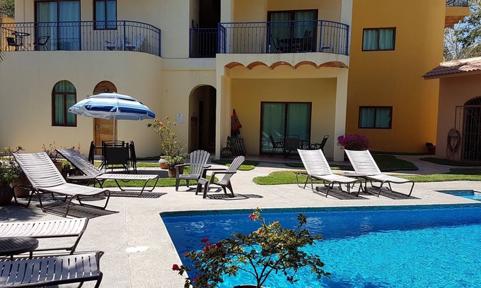 Bucerias Apartamento | Studio apartment in great location with a beautiful pool/garden area.
