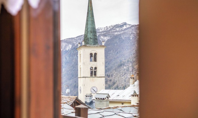 Valtournenche Apartamento | Apartamento estudio 'Monolocale A Valtournenche' con vistas a la montaña, jardín compartido y Wi-Fi