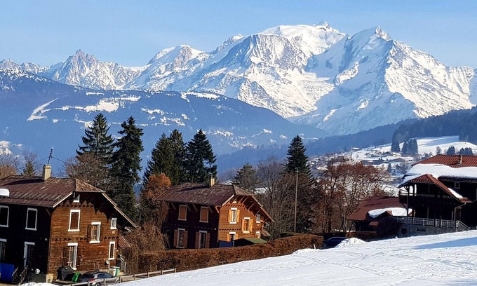 Hirmentaz Apartamento | Apartamento estudio 'Les Montagnes' con vistas a la montaña y balcón