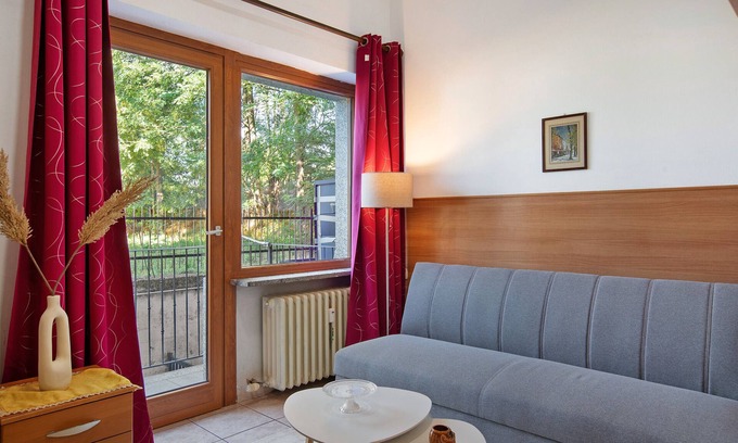 Villair-Amerique Apartamento | Apartamento estudio 'Monolocale Arcangelo' con vistas a la montaña y balcón