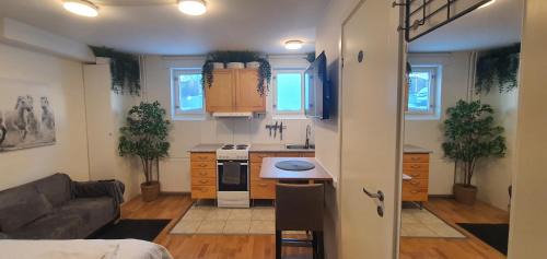 Hasselby Apartamento | Studio apartment near metro and forest!