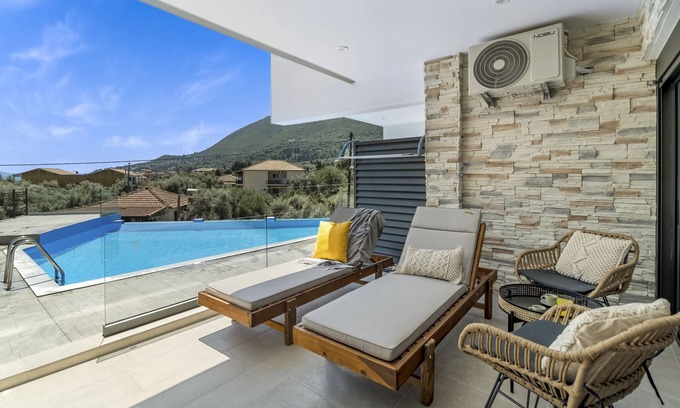 Nikiana Apartamento | Apartamento estudio 'Oceanida Terpsis Lyxury Suite' con vistas al mar, Wi-Fi y aire acondicionado.