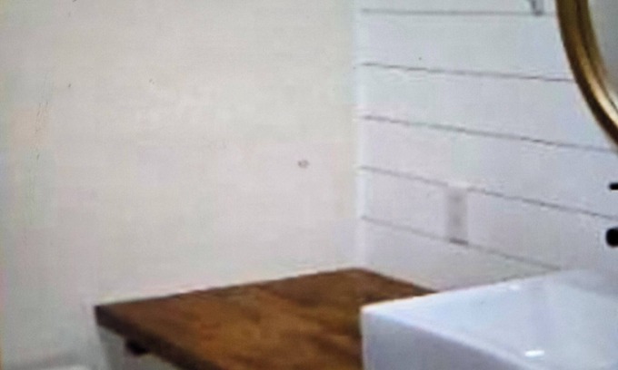 Hot Springs Apartamento | Studio apartment with Utilities included with internet and cable.