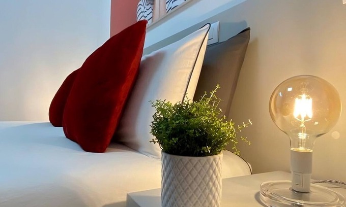 Municipio 2 Casa | Studio apartment with parking Polyclinic area.