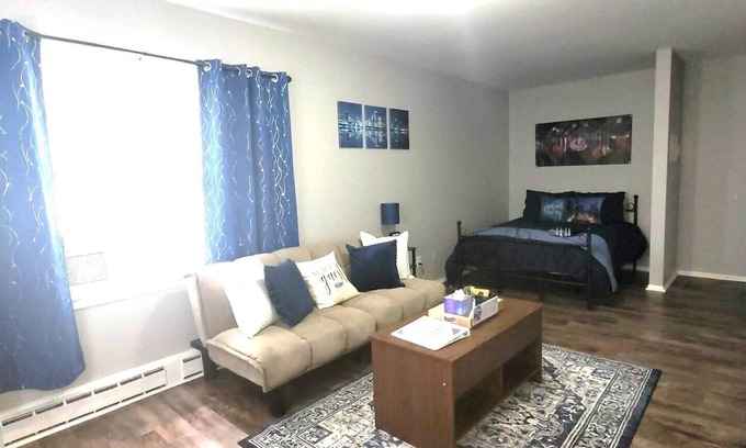 Aurora Apartamento | Studio apt / Aurora /Chicago suburb/ FREE WIFI & Parking