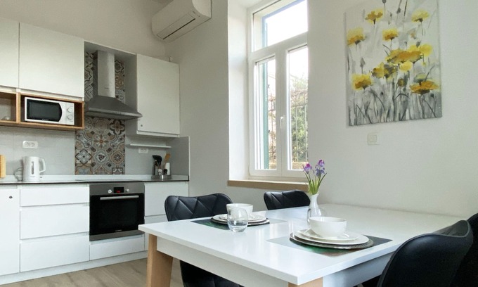 Split Apartamento | Studio Apt Orchard on Rokova St