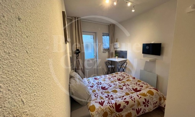 Vallieres Apartamento | Studio, Av. Marx Dormoy, fully equipped. (B)