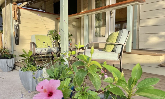 Ewa Casa | Studio. Beach Front property . Free WiFi