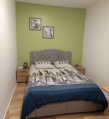 Le Creusot Apartamento | Studio blanctout équipé wifi