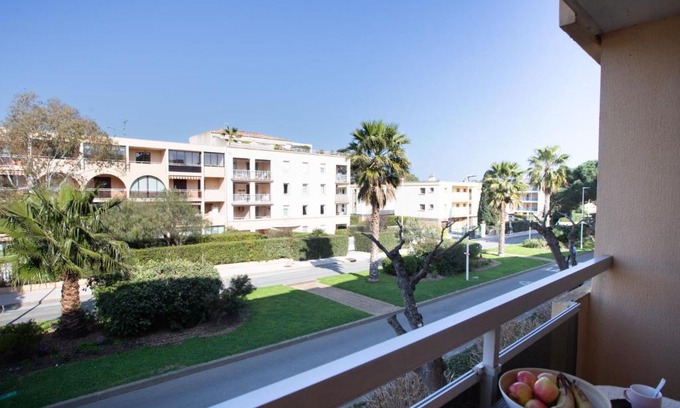 La Faviere Apartamento | Studio Côte d'Azur-10 by Interhome