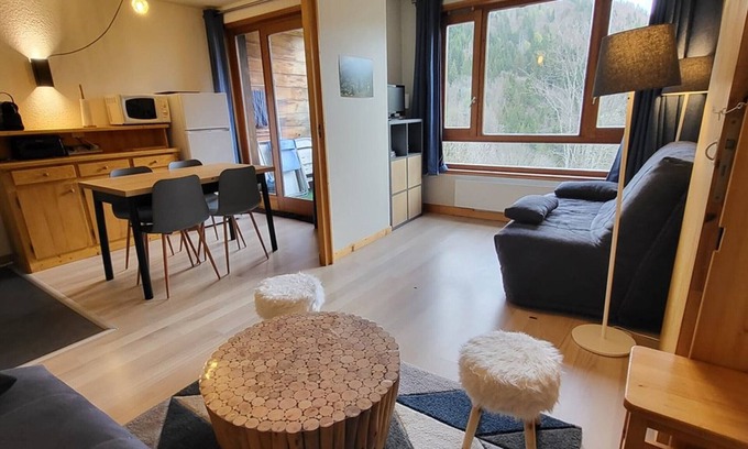 Saint-Jean-dʼAulps Apartamento | Estudio cabina a pie de pistas con piscina privada y parking en Saint-Jean-d'Aulps