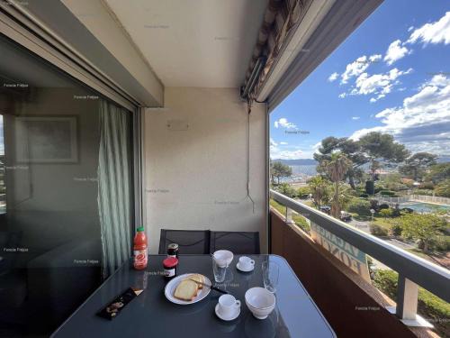 Saint-Raphael Apartamento | Studio cabine à St-Raphaël avec terrasse et parking, à 100m de la plage - FR-1-226A-23