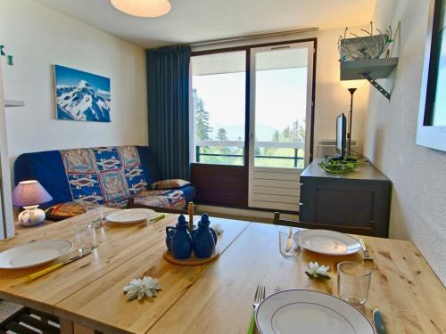 Chamrousse Apartamento | Studio cabine 4 pers avec balcon, cuisine équipée, proche pistes et commerces à Chamrousse 1750 - FR-1-340-121