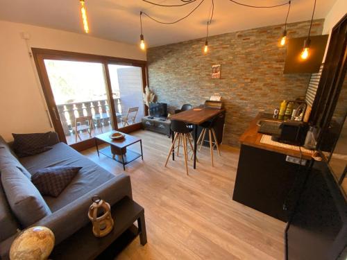 Chatel Apartamento | Studio Cabine Idéal: à 400m du Centre, Balcon Ouest, Casier à Skis – Châtel - FR-1-693-97