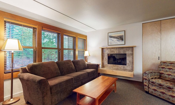 Bend Apartamento | Studio condo with access to shared pools, hot tubs, close to Mt. Bachelor