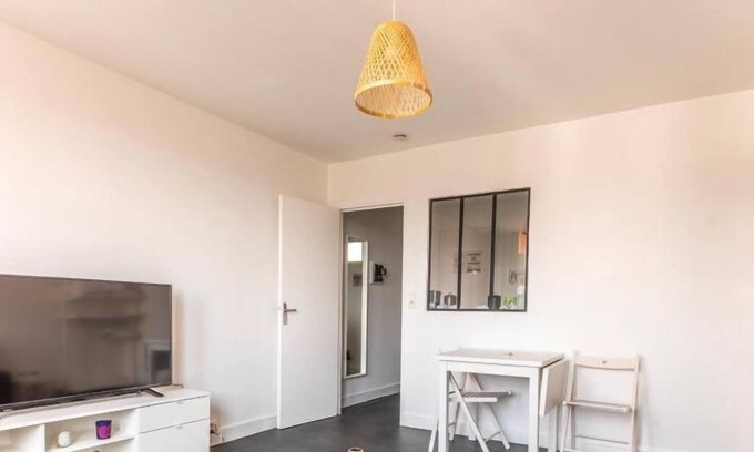 Chamalieres Apartamento | Studio Ernest Chamalières Calme Parking Gratuit