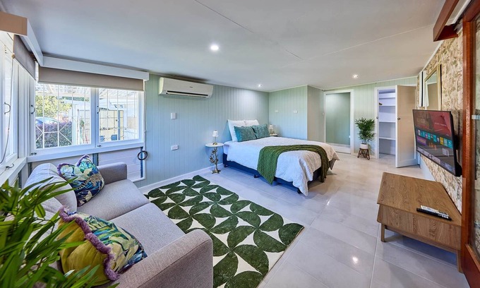 Whitfield Casa | Studio Esme Whitfield Cairns
