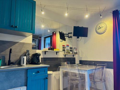 Samoens Apartamento | Studio familial au centre du village avec balcon et casier à ski - FR-1-624-163