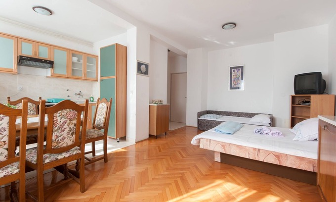 Turanj Apartamento | Apartamento-estudio con aire acondicionado Turanj, Biograd (AS-6445-b)