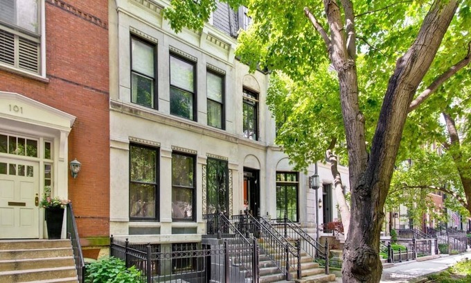 Gold Coast Apartamento | Downtown Chicago Studio in Prime Location